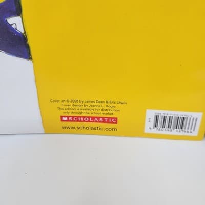 Pete the Cat Paperback Book Bundle Lot Of 2 Books Scholastic White Shoes Rocking - Thumbnail 10