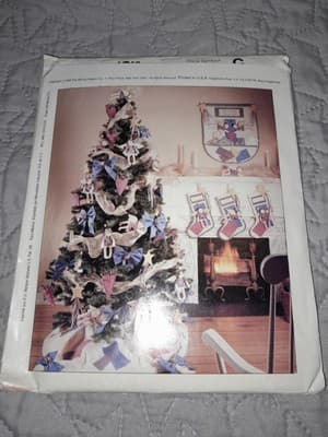 McCalls Crafts 7774 / P233 A Guardian Angel Christmas Wreath Dolls Uncut New - Thumbnail 3