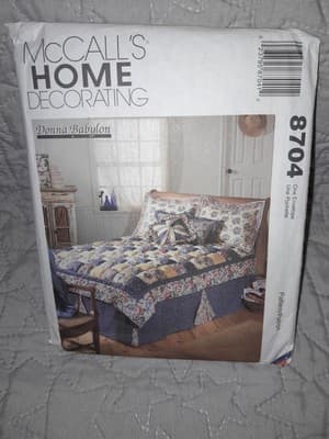 McCall's 8704 FF Home Decorating Sewing Pattern Puff Quilt & Accessories UNCUT - Image 1