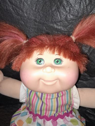 2011 Cabbage Patch Doll Red Nylon Hair Green Eyes OAA. Inc. JAKKS - Thumbnail 3