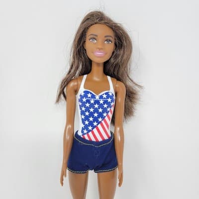 2019 Olympic Swimmer USA Flag & 2021 Beach Butterfly Swimsuit Barbie Lot Of 2 - Thumbnail 5