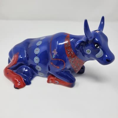 COWPARADE Cow Figurine Colorful Blue Bandana Star 2001 Folk Art Cute Collectible - Thumbnail 2