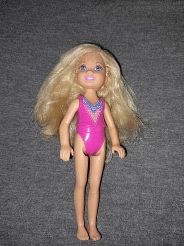 Chelsea Barbie Little Sister Pink Swimsuit 4" Doll 2014 Mattel - Thumbnail 2