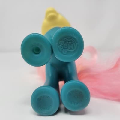 MY LITTLE PONY Pegasus Figure Pink Hair Yellow Wings Hasbro 2010 Colorful Toy - Thumbnail 7