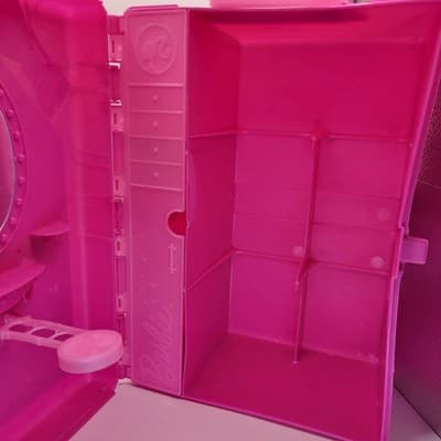 Mattel Barbie Fashion Trunk Hot Pink 8-Doll Storage Case Vanity Mirror - Thumbnail 10