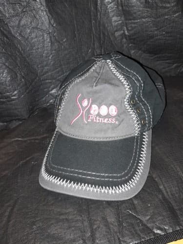 District black & gray hat p31 Fitness Cap - Thumbnail 2