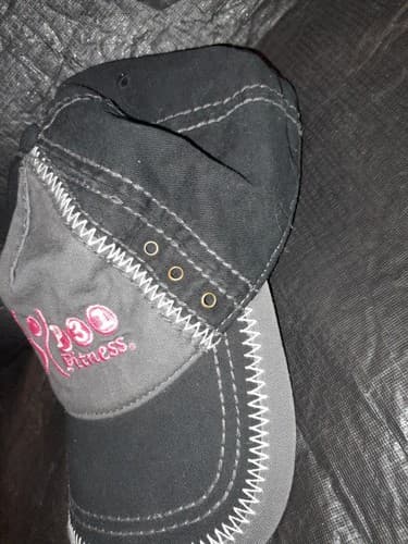 District black & gray hat p31 Fitness Cap - Thumbnail 3
