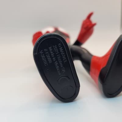 Marvel Miles Morales SpiderMan 9” Figure Hasbro 2021 Red Black #3988 Spider-Man - Thumbnail 6
