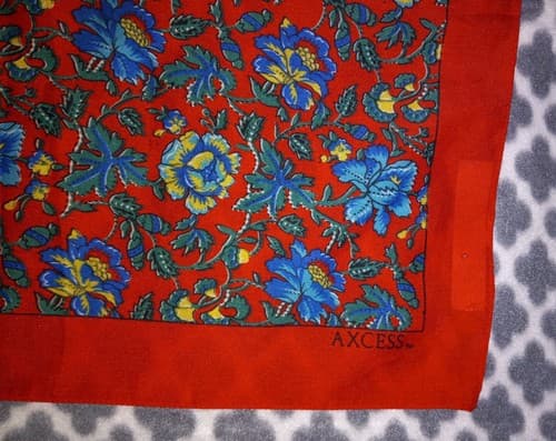 Axcess Ladie's 29" x 31" Scarf Made in Italy Red with Blue Flowers Beautiful - Thumbnail 2