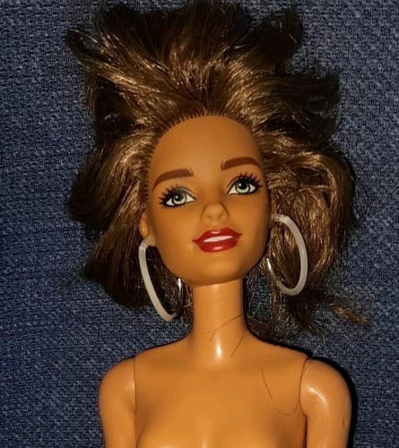 Barbie Mattel Doll 2015 Fashionista Brunette Prosthetic Leg Amputee - Image 1