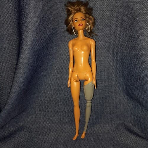 Barbie Mattel Doll 2015 Fashionista Brunette Prosthetic Leg Amputee - Thumbnail 2