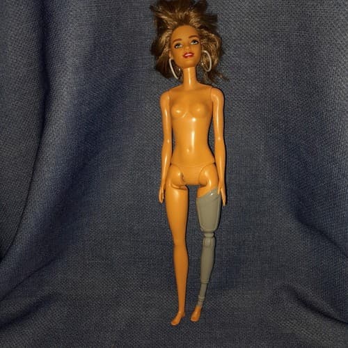 Barbie Mattel Doll 2015 Fashionista Brunette Prosthetic Leg Amputee - Thumbnail 3