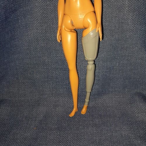 Barbie Mattel Doll 2015 Fashionista Brunette Prosthetic Leg Amputee - Thumbnail 4