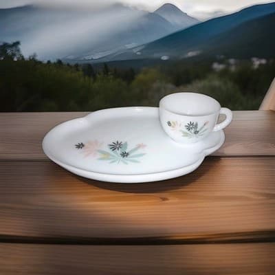 Vintage MCM Milk Glass Snack Set Atomic Starburst Floral Coffee Tea Plate Cup - Thumbnail 2