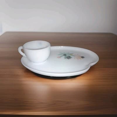 Vintage MCM Milk Glass Snack Set Atomic Starburst Floral Coffee Tea Plate Cup - Thumbnail 3
