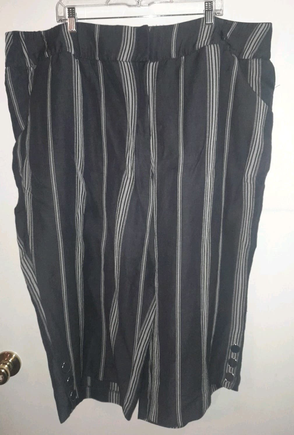 Lane Bryant 26 The Laney Black Striped Cropped Pant Casual Comfort 50"x20.5" - Image 1