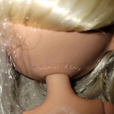 LOL Surprise OMG FLY GURL Fashion Doll Long Blonde Hair Brown Eyes - Thumbnail 5