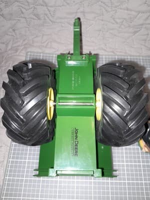 John Deere TOMY Monster Tread Plastic Tractor w/ Wagon & Mega Bloks Buddies Fig. - Thumbnail 7