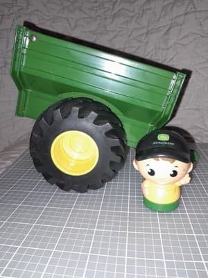 John Deere TOMY Monster Tread Plastic Tractor w/ Wagon & Mega Bloks Buddies Fig. - Thumbnail 2