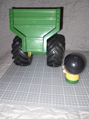 John Deere TOMY Monster Tread Plastic Tractor w/ Wagon & Mega Bloks Buddies Fig. - Thumbnail 5