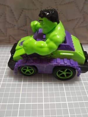 MARVEL SUPER HERO INCREDIBLE HULK PULL BACK FRICTION CAR TOY 2022 - Image 1