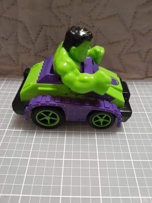 MARVEL SUPER HERO INCREDIBLE HULK PULL BACK FRICTION CAR TOY 2022 - Thumbnail 3