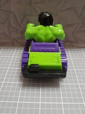 MARVEL SUPER HERO INCREDIBLE HULK PULL BACK FRICTION CAR TOY 2022 - Thumbnail 2