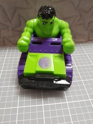 MARVEL SUPER HERO INCREDIBLE HULK PULL BACK FRICTION CAR TOY 2022 - Thumbnail 4