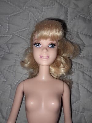 Disney Princess Doll Cinderella 2005 Blonde Hair Blue Eyes - Thumbnail 2