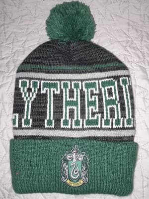 Harry Potter Slytherin Crest Logo Knit Cuff Pom Beanie Hat Cap L/XL Bonus Flag - Thumbnail 2