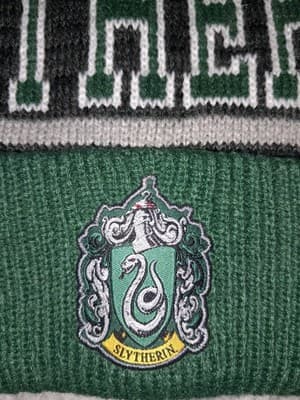 Harry Potter Slytherin Crest Logo Knit Cuff Pom Beanie Hat Cap L/XL Bonus Flag - Thumbnail 3