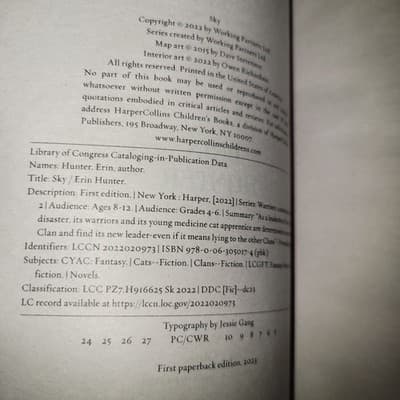 Warriors: A Starless Clan #2 Sky Paperback 2023 by Erin Hunter - Thumbnail 8