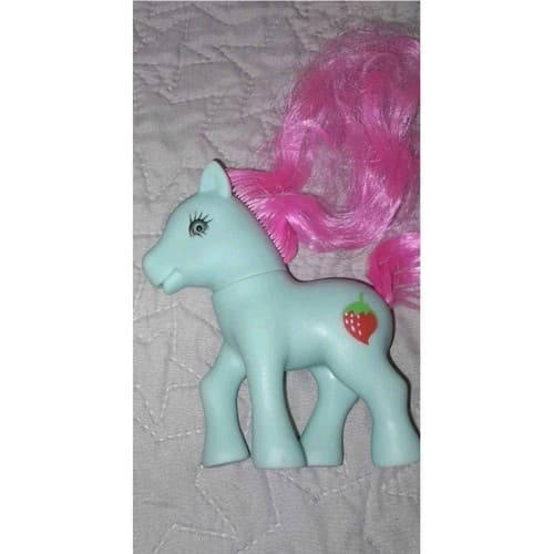 My Little Pony G3 Strawberry Swirl & Scootin Along Pink Vespa Scooter '04 Hasbro - Thumbnail 14