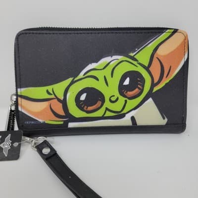 Buckle Down Mandalorian Grogu Baby Yoda Wristlet Wallet Zip Around NWT - Thumbnail 3