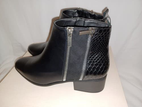 Justfab Booties Bianka Size 9 Black Zipper Ankle Boots Beautiful - Image 1