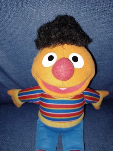Hasbro 2010 Sesame Street Ernie 10” Plush Doll Soft Toy Vintage Classic - Thumbnail 2