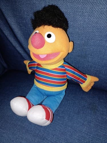 Hasbro 2010 Sesame Street Ernie 10” Plush Doll Soft Toy Vintage Classic - Thumbnail 4