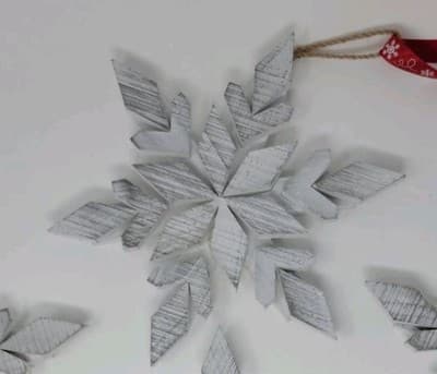 WOODEN SNOWFLAKE CHRISTMAS ORNAMENT White Rustic Farmhouse Holiday Decor 10x10x1 - Image 1