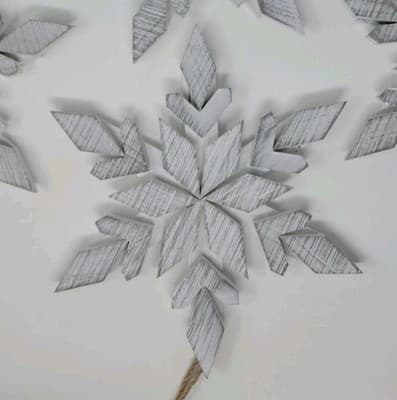 WOODEN SNOWFLAKE CHRISTMAS ORNAMENT White Rustic Farmhouse Holiday Decor 10x10x1 - Thumbnail 2
