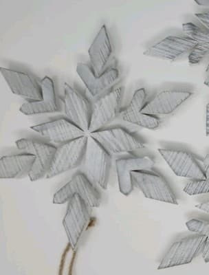 WOODEN SNOWFLAKE CHRISTMAS ORNAMENT White Rustic Farmhouse Holiday Decor 10x10x1 - Thumbnail 4
