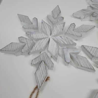 WOODEN SNOWFLAKE CHRISTMAS ORNAMENT White Rustic Farmhouse Holiday Decor 10x10x1 - Thumbnail 6