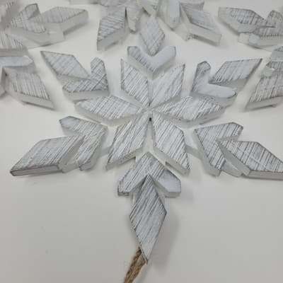 WOODEN SNOWFLAKE CHRISTMAS ORNAMENT White Rustic Farmhouse Holiday Decor 10x10x1 - Thumbnail 5