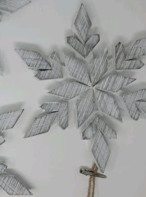 WOODEN SNOWFLAKE CHRISTMAS ORNAMENT White Rustic Farmhouse Holiday Decor 10x10x1 - Thumbnail 3