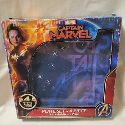 Marvel’s Captain Marvel Celestial Goose 4-Piece Melamine Plate Set - Thumbnail 2