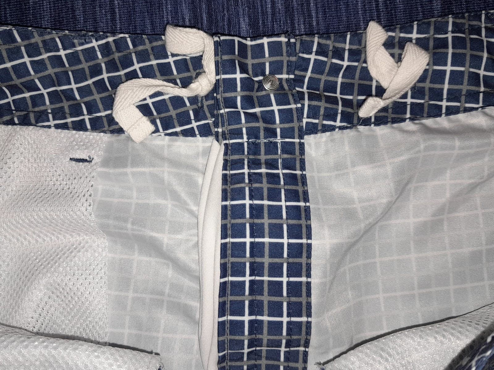 Univibe 38.5" x 12" Blue & White Plaid Tie Front Pocket Boardshorts Size 36 EUC - Thumbnail 7