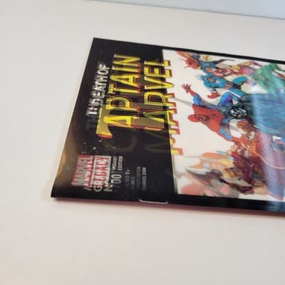 Thor #700 Lenticular Variant Death of Captain Marvel Homage Marvel 2017 - Thumbnail 15
