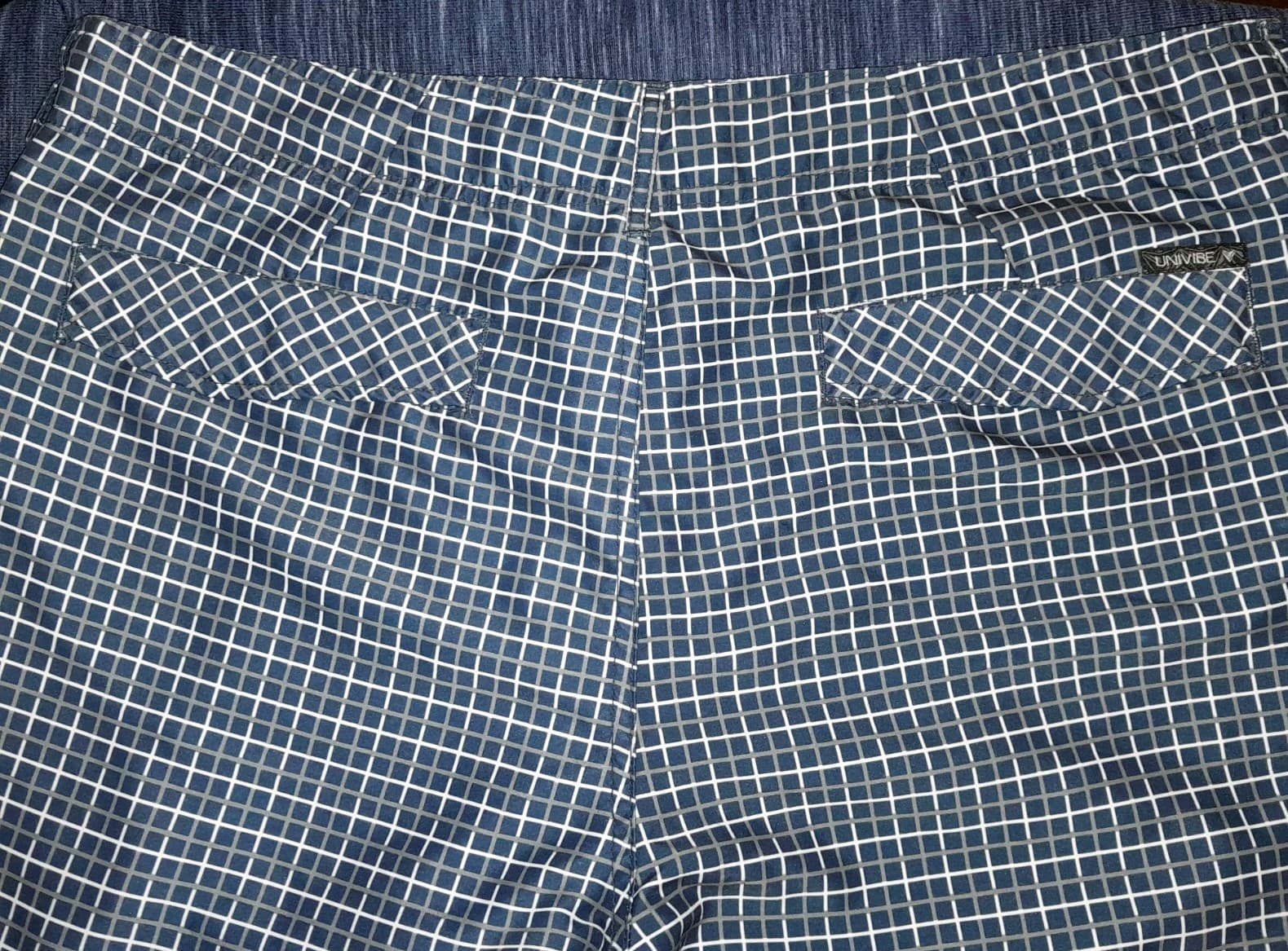 Univibe 38.5" x 12" Blue & White Plaid Tie Front Pocket Boardshorts Size 36 EUC - Thumbnail 10
