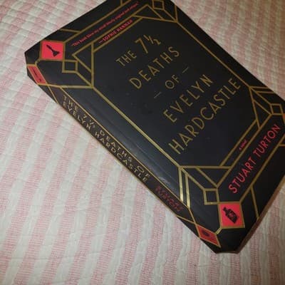 The 7½ Deaths of Evelyn Hardcastle by Stuart Turton First U.S. Paperback Edition - Thumbnail 4