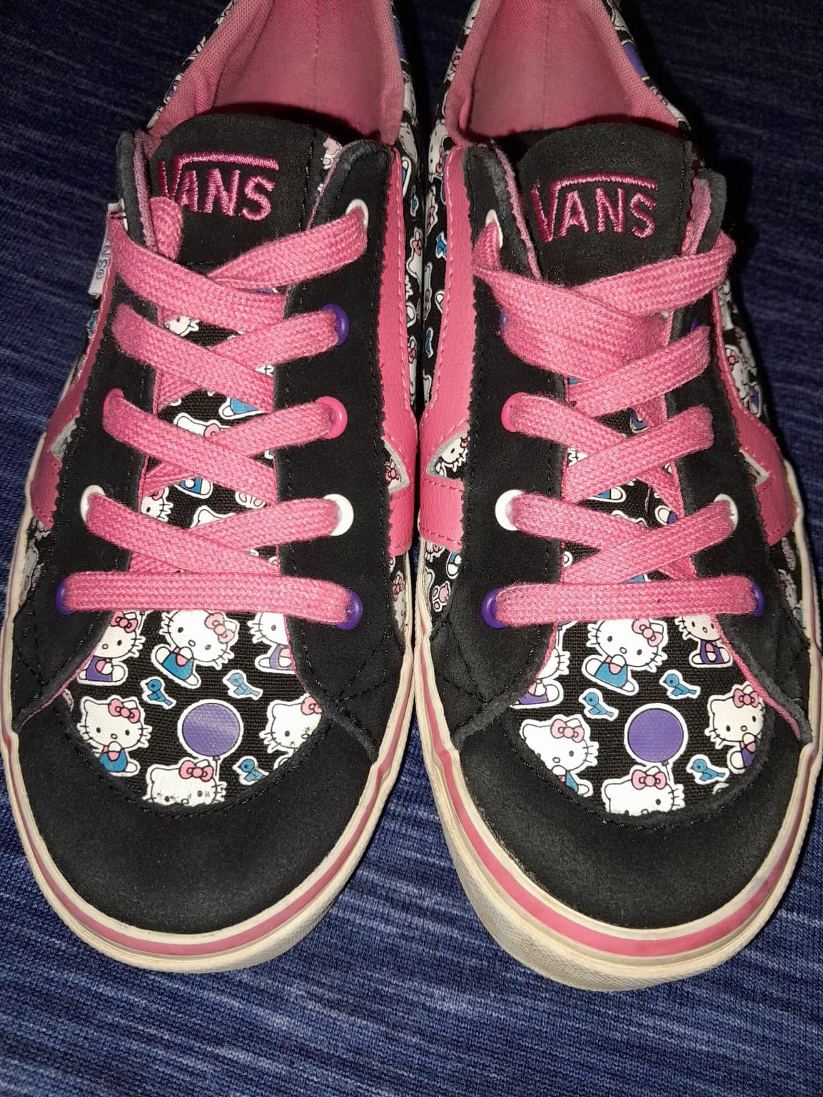 Hello Kitty Shoes Sz 3.5 HTF Vans Kids Tory Kitty Girls Lace Up Canvas Sneakers - Thumbnail 2