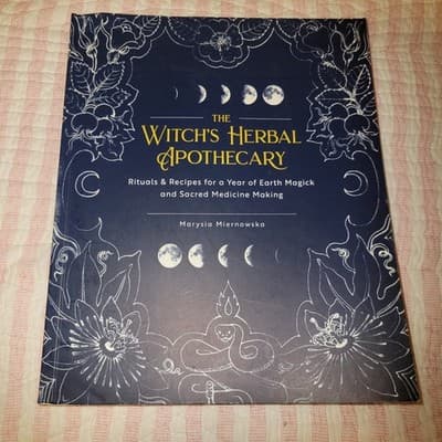 The Witch’s Herbal Apothecary — Marysia Miernowska (2020, Fair Winds Press) - Thumbnail 2